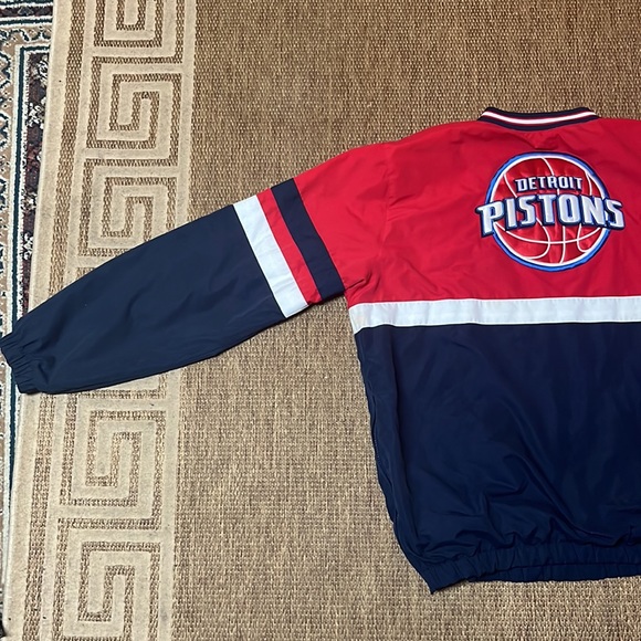 Detroit Pistons warm up Pullover/Windbreaker (good condition) - Picture 5 of 6